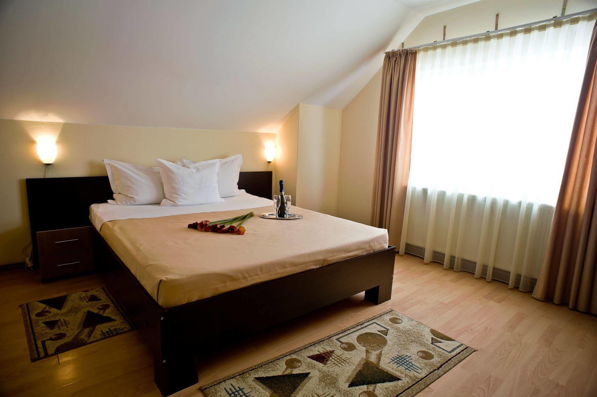Pension Cluj Luaran gambar